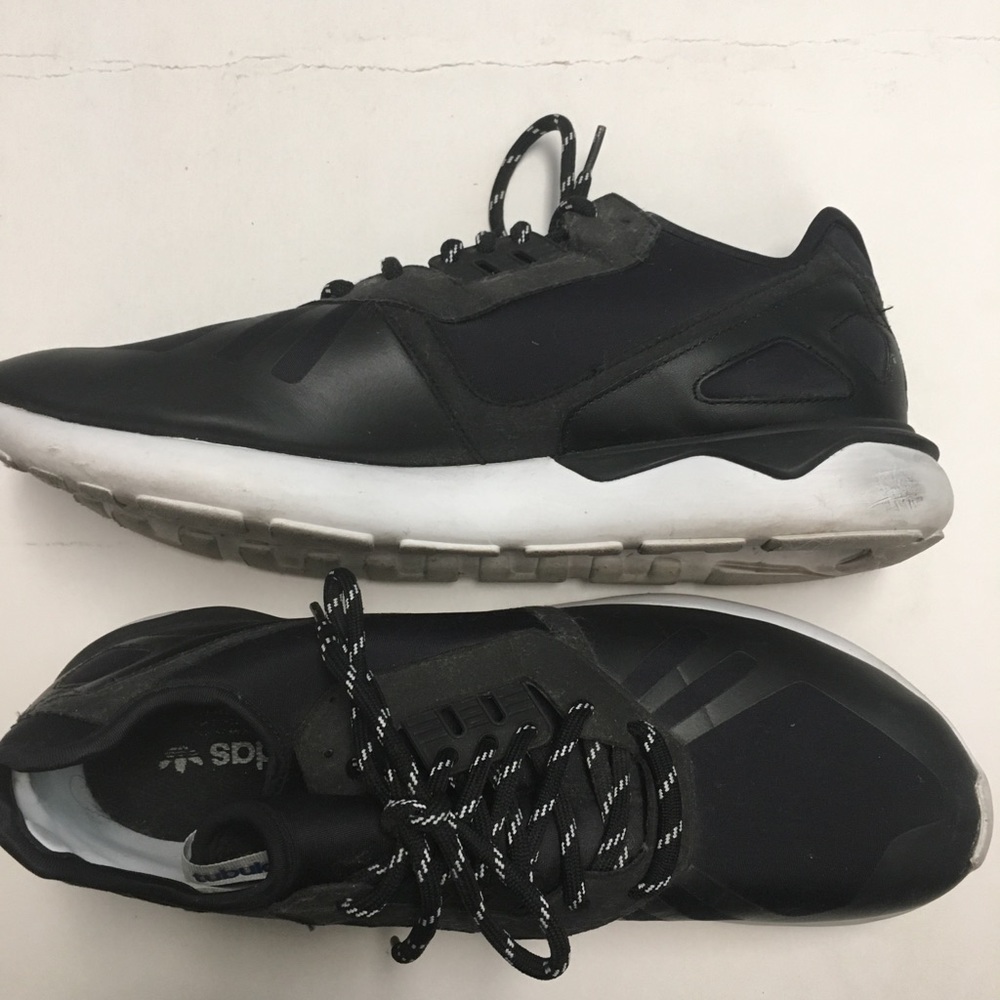 ADIDAS GUYS SHOES EUC